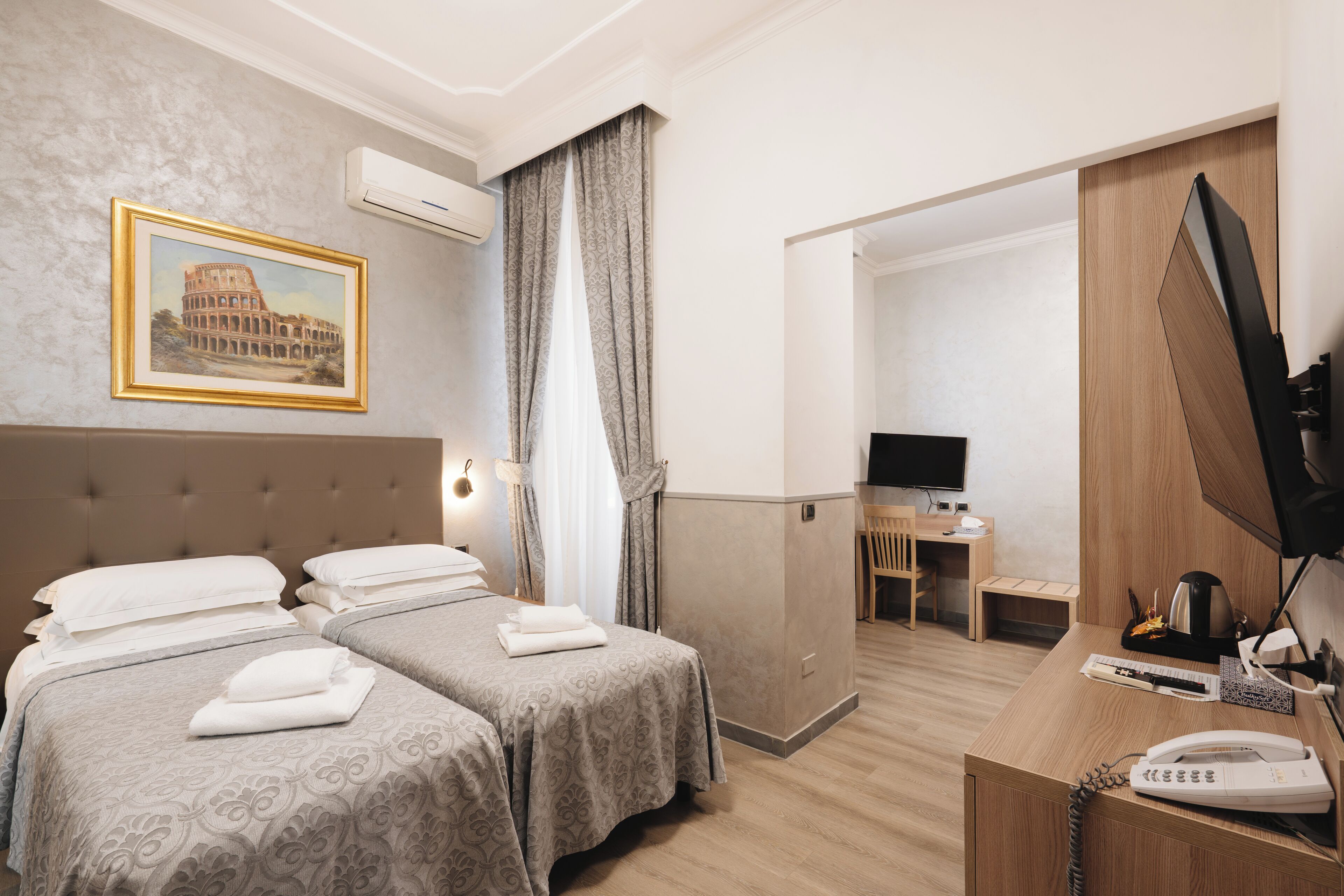 Quadrupla Superior | Biancheria da letto di alta qualità, una cassaforte in camera