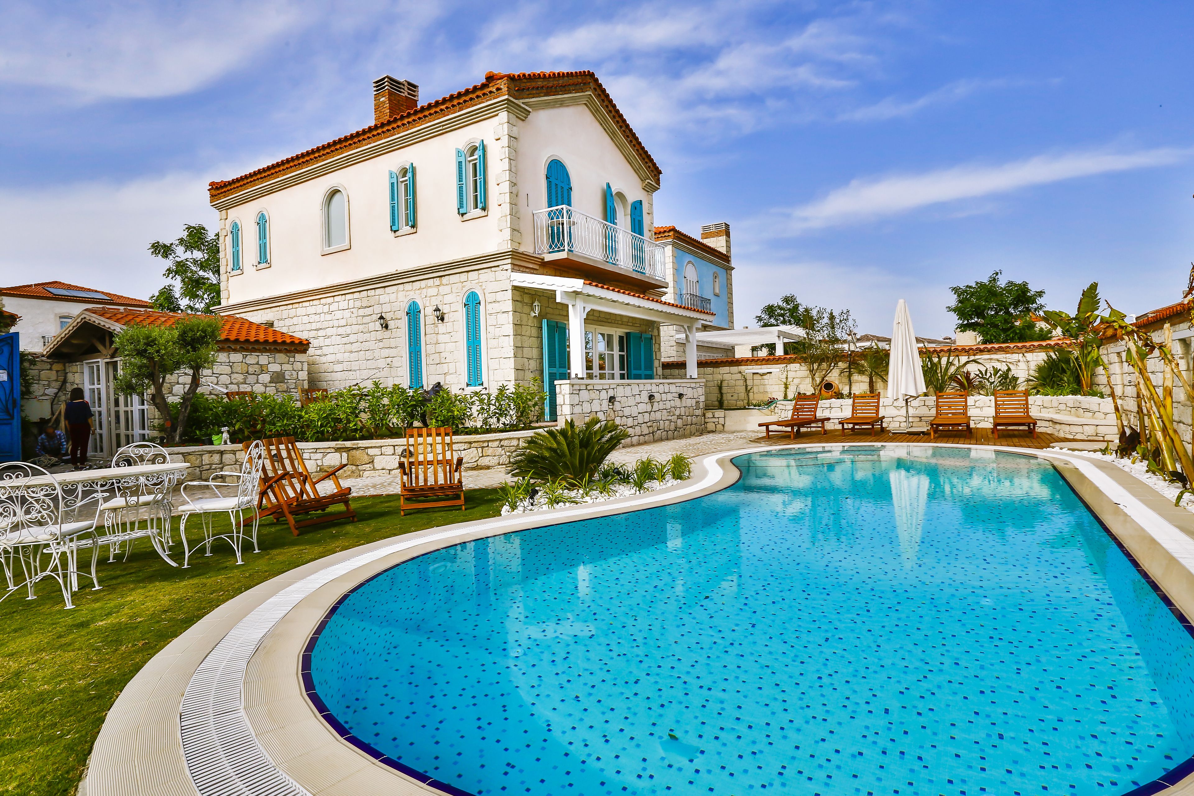 Outdoor pool, sun loungers