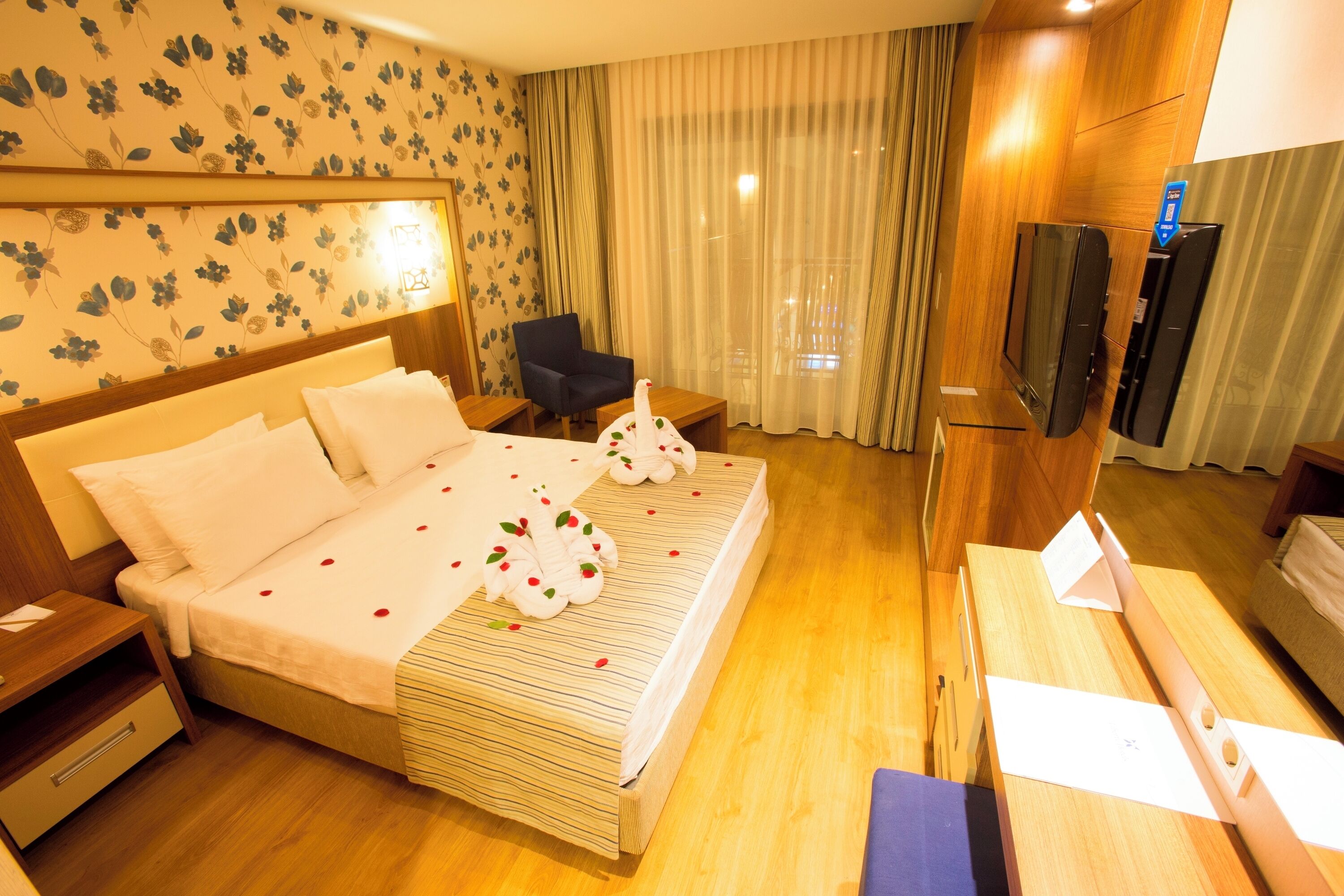 Premium bedding, minibar, in-room safe, free WiFi