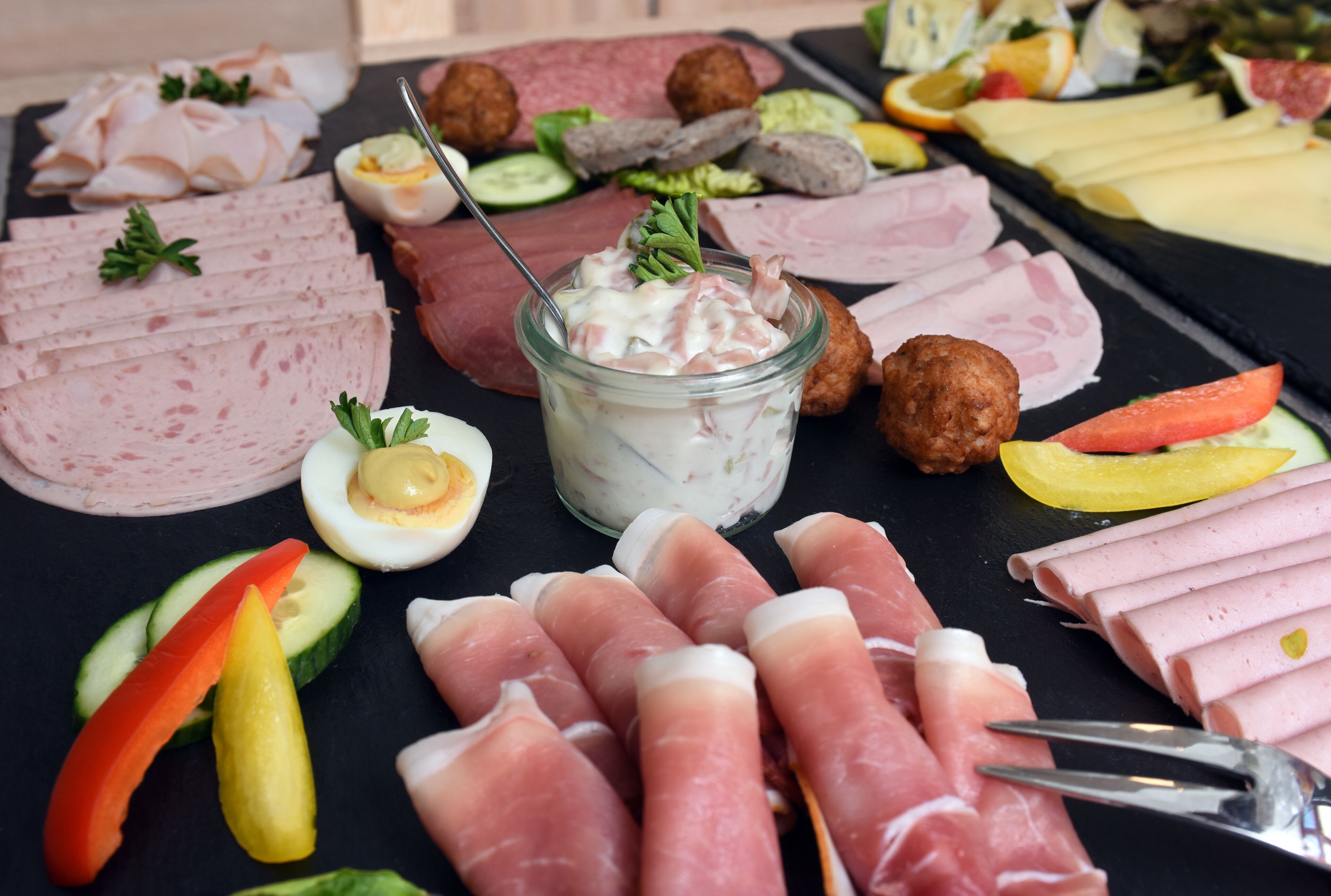 daily buffet breakfast (eur 13.50 per person)