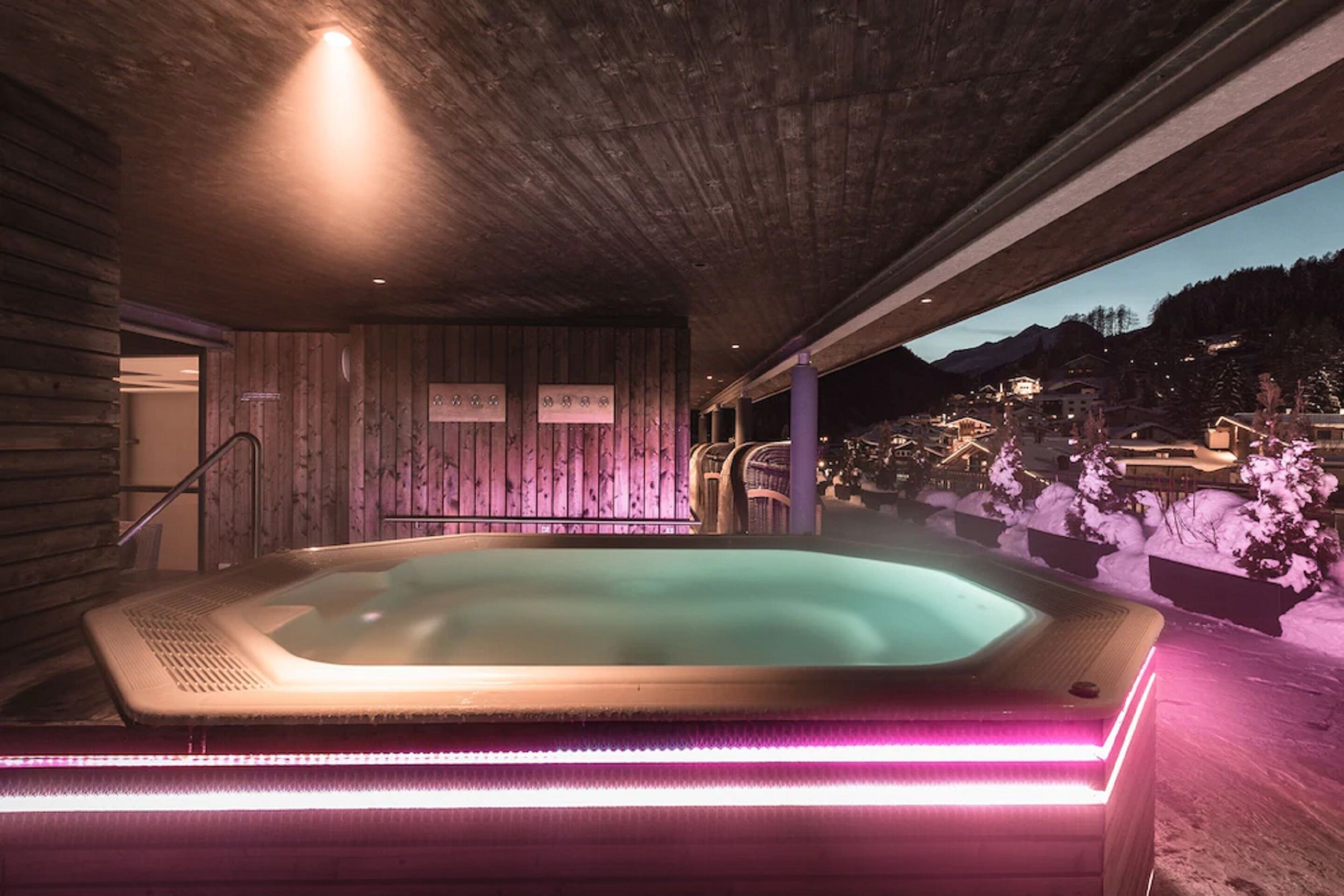 outdoor pool, pool loungers