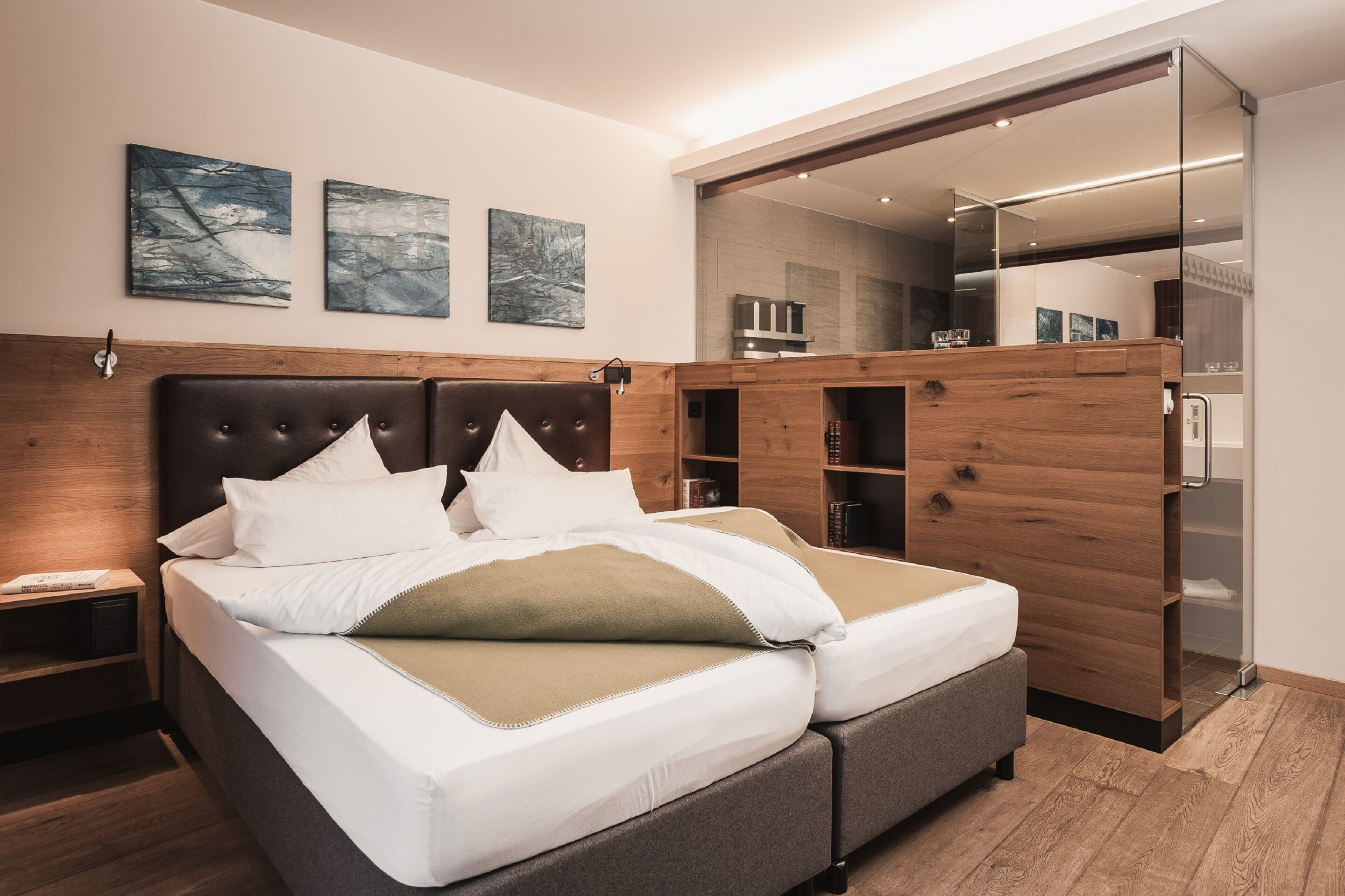 junior suite, balcony, mountain view | premium bedding, in-room safe, desk, blackout curtains