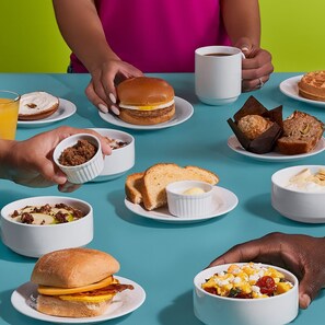 Free daily continental breakfast 