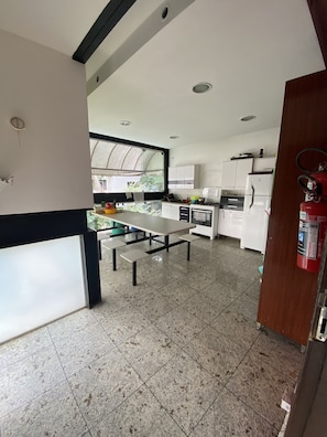 Fridge, microwave, oven, blender