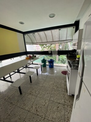 Fridge, microwave, oven, blender