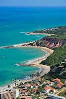 Na praia, espreguiçadeiras 