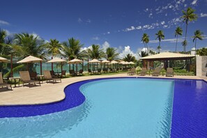 Outdoor pool, sun loungers - Nord Life Tabatinga (João Pessoa)