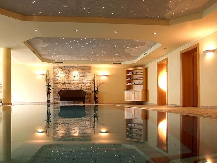 Indoor pool, pool loungers