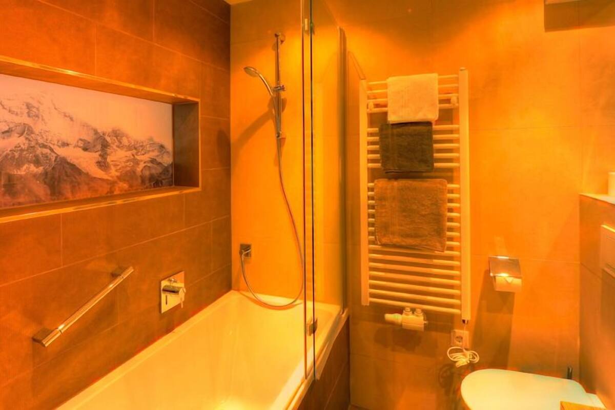 in-room safe, desk, soundproofing, free wifi