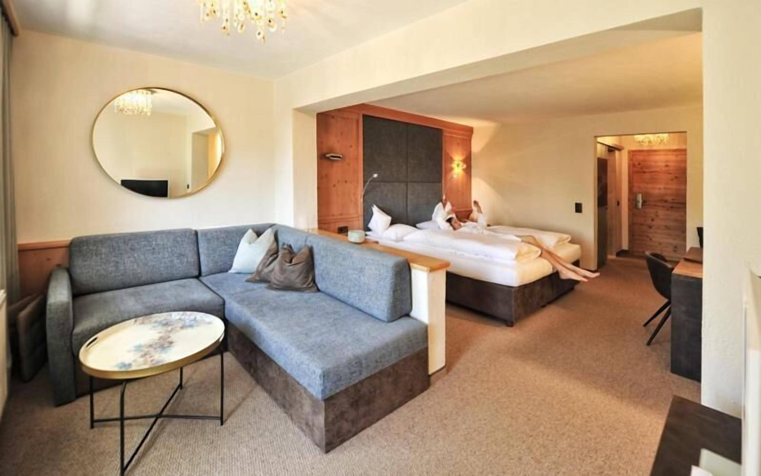 in-room safe, desk, soundproofing, free wifi