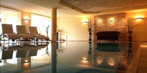Indoor pool, sun loungers