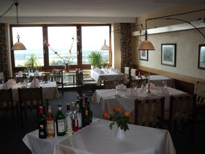 Restaurant - Hotel Pfefferburg (Schoenaich)
