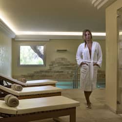 Couples treatment room(s), sauna, hot tub, steam room