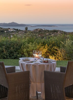 Exclusive Suite, Private Pool | Frette Italian sheets, premium bedding, down comforters, pillowtop beds - Li Finistreddi Exclusive Country Retreat (Arzachena)