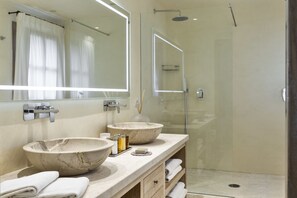Deluxe Suite, Sea View | Bathroom | Shower, rainfall showerhead, designer toiletries, hair dryer - Li Finistreddi Exclusive Country Retreat (Arzachena)