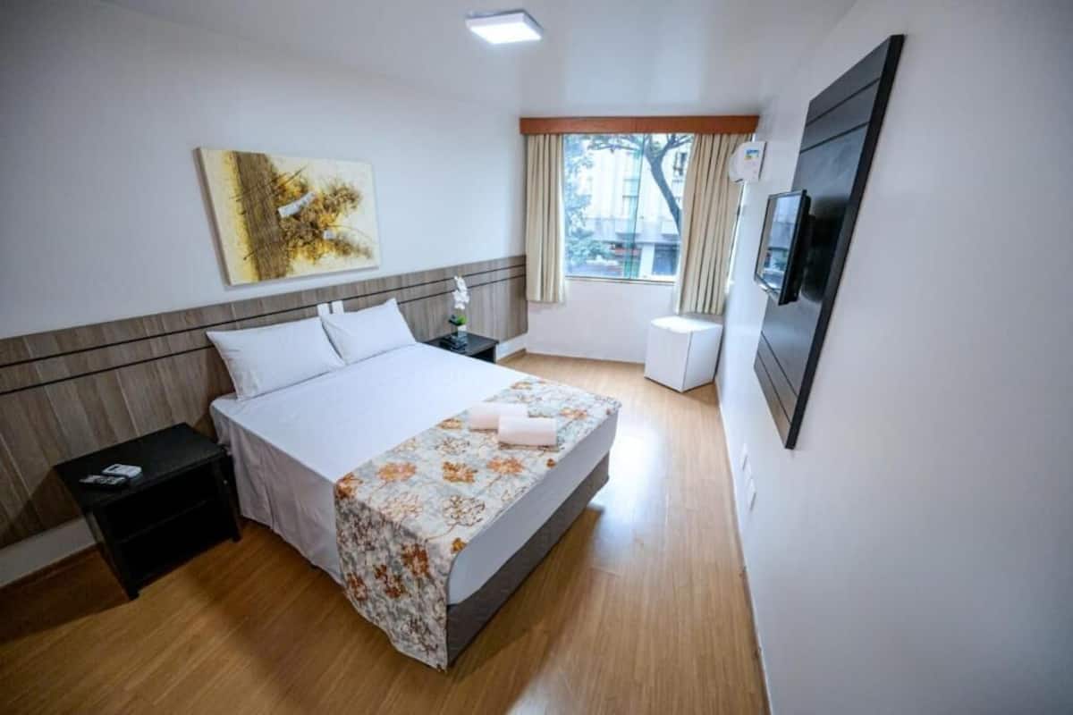 Minibar, bureau, Wi-Fi gratuit, draps fournis