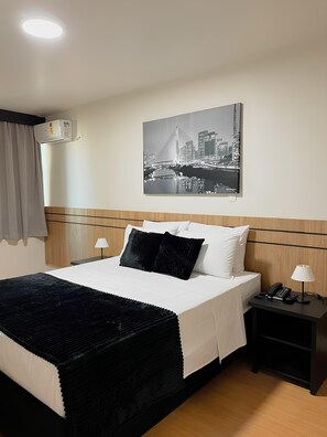 Superior Room | Minibar, desk, free WiFi, bed sheets - Hotel Nacional Inn São Paulo (São Paulo)