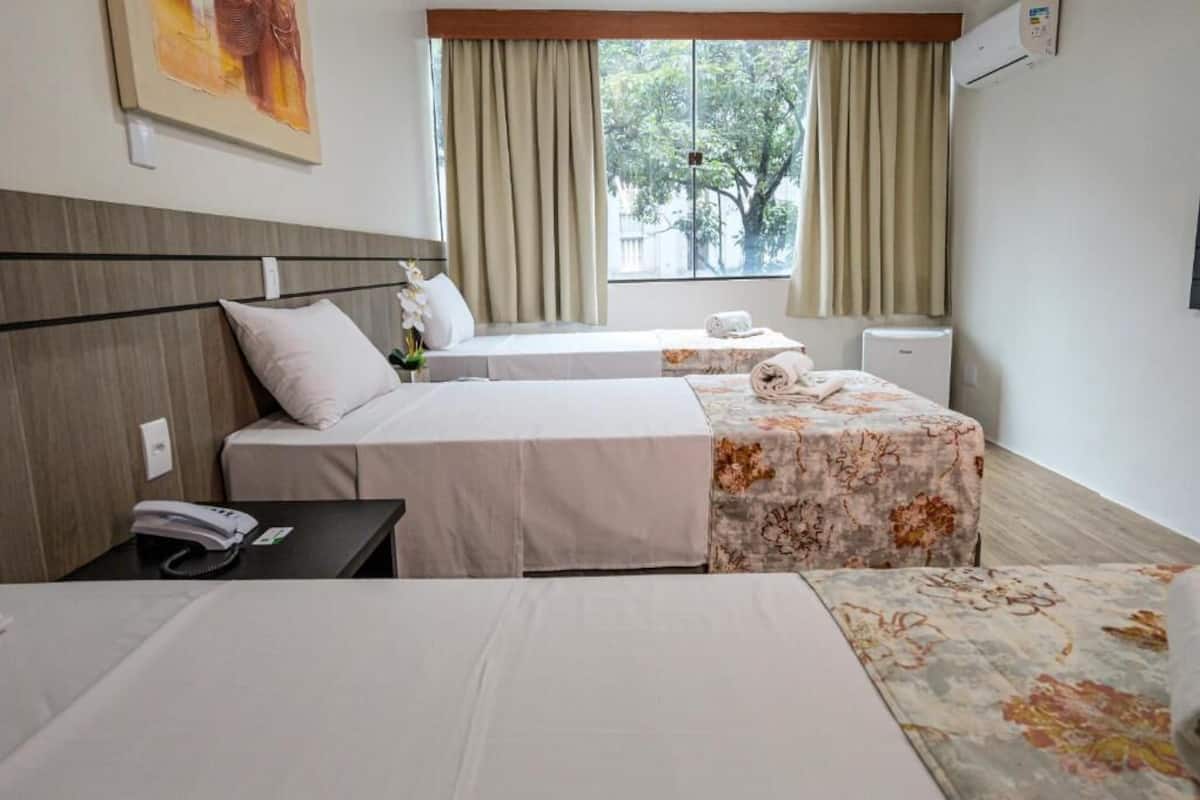 Minibar, bureau, Wi-Fi gratuit, draps fournis