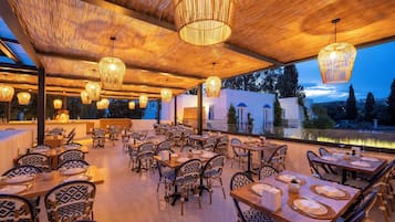 Se sirven desayunos, comidas y cenas