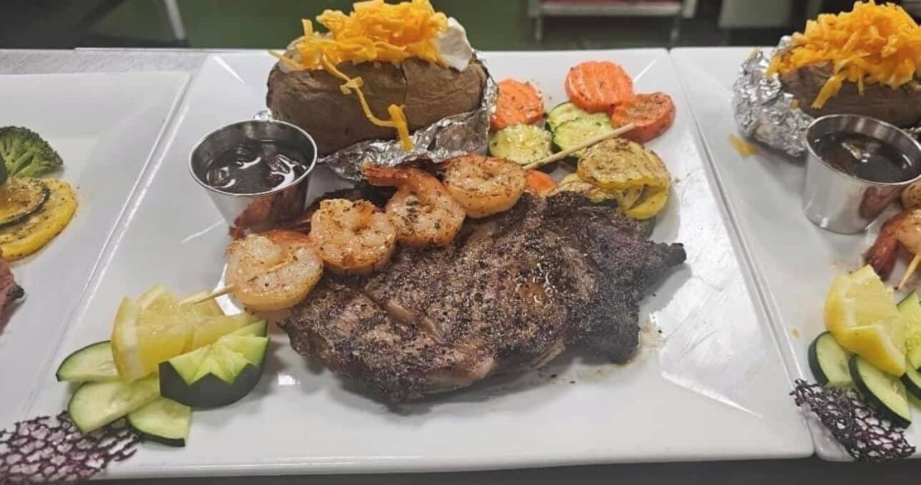 breakfast, lunch, dinner served; seafood