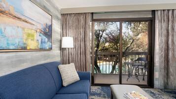 Premium Room, 1 King Bed, Pool View | Premium bedding, pillowtop beds, desk, laptop workspace