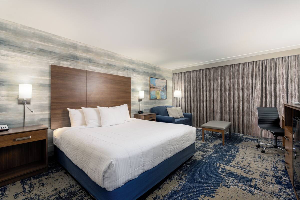 Ropa de cama de alta calidad, camas con pillow-top y escritorio