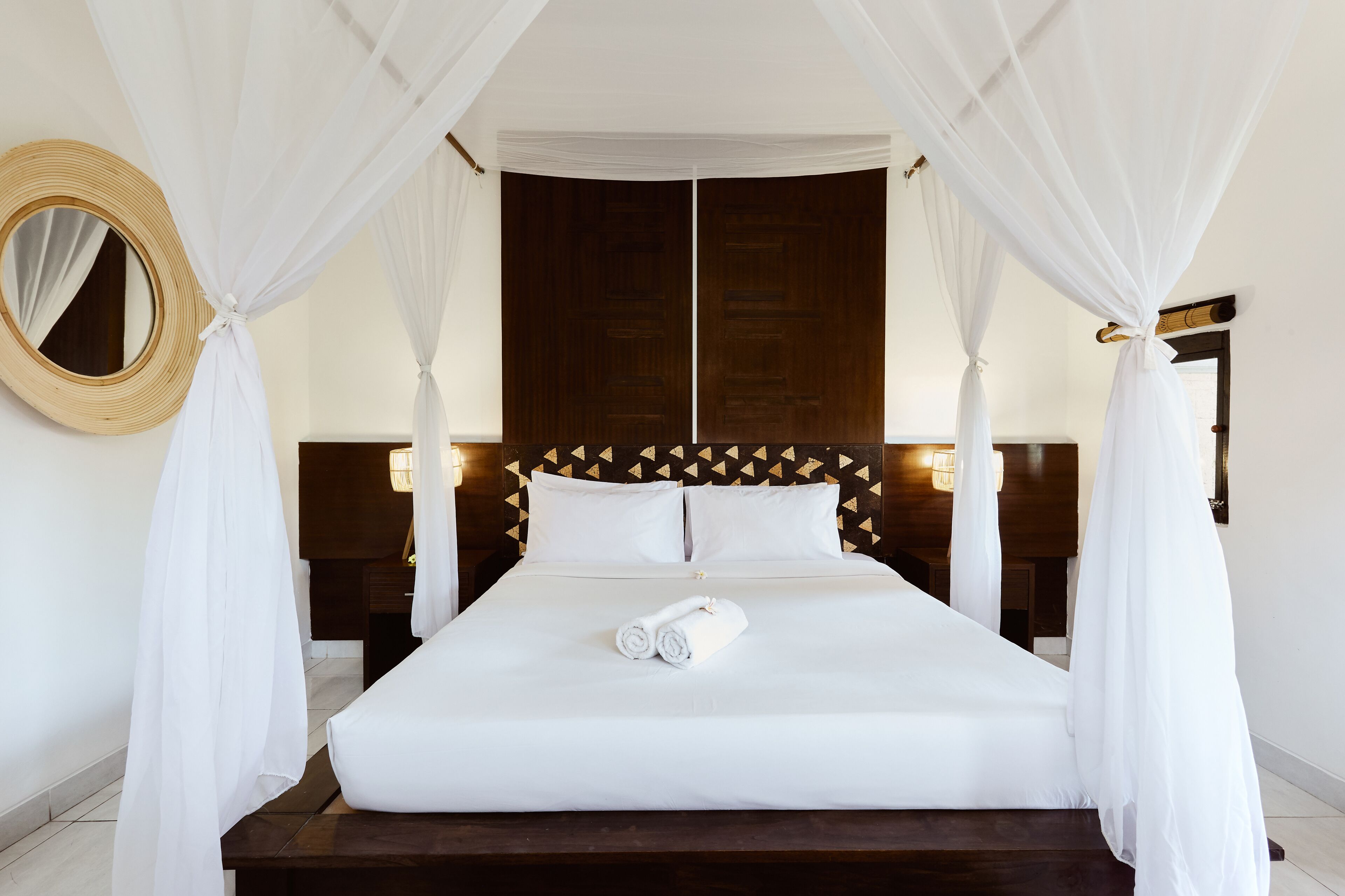 standard room | 1 bedroom, minibar, in-room safe, individually decorated