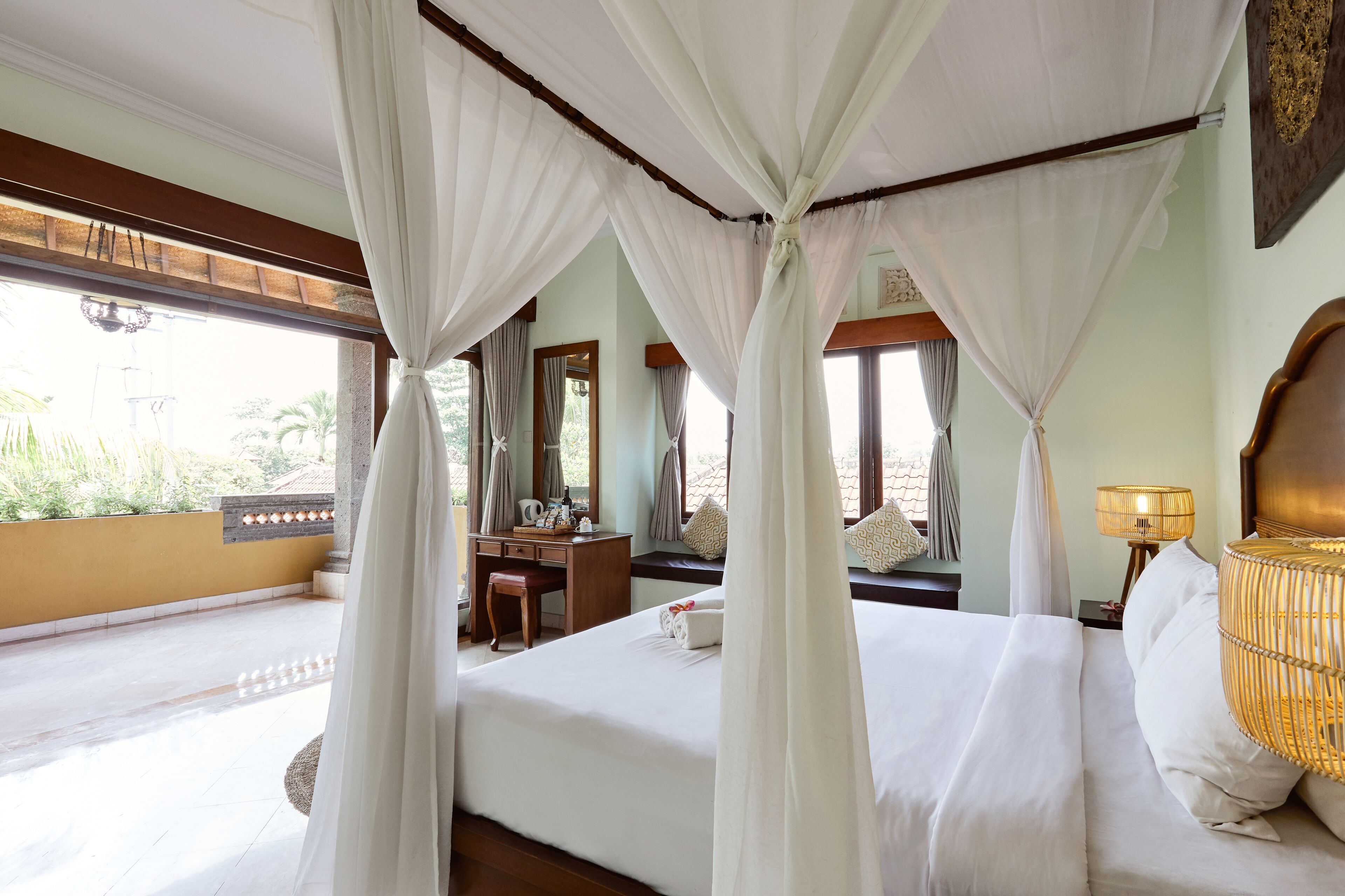 Habitación superior | Minibar, caja de seguridad en la habitación y decoración personalizada 