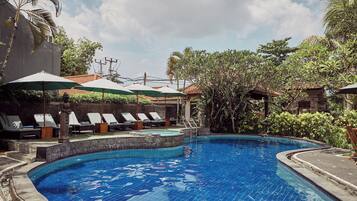 Outdoor pool, sun loungers