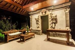 Terrace/patio - Outpost Ubud Nyuh Kuning Live (Ubud)