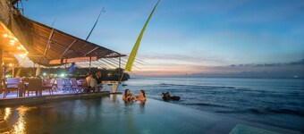 Mushroom Beach Bungalow