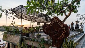 Garden - Mushroom Beach Bungalow (Lembongan Island)