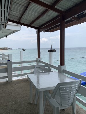 Rom – standard, balkong (Sea View Villa) | Balkong