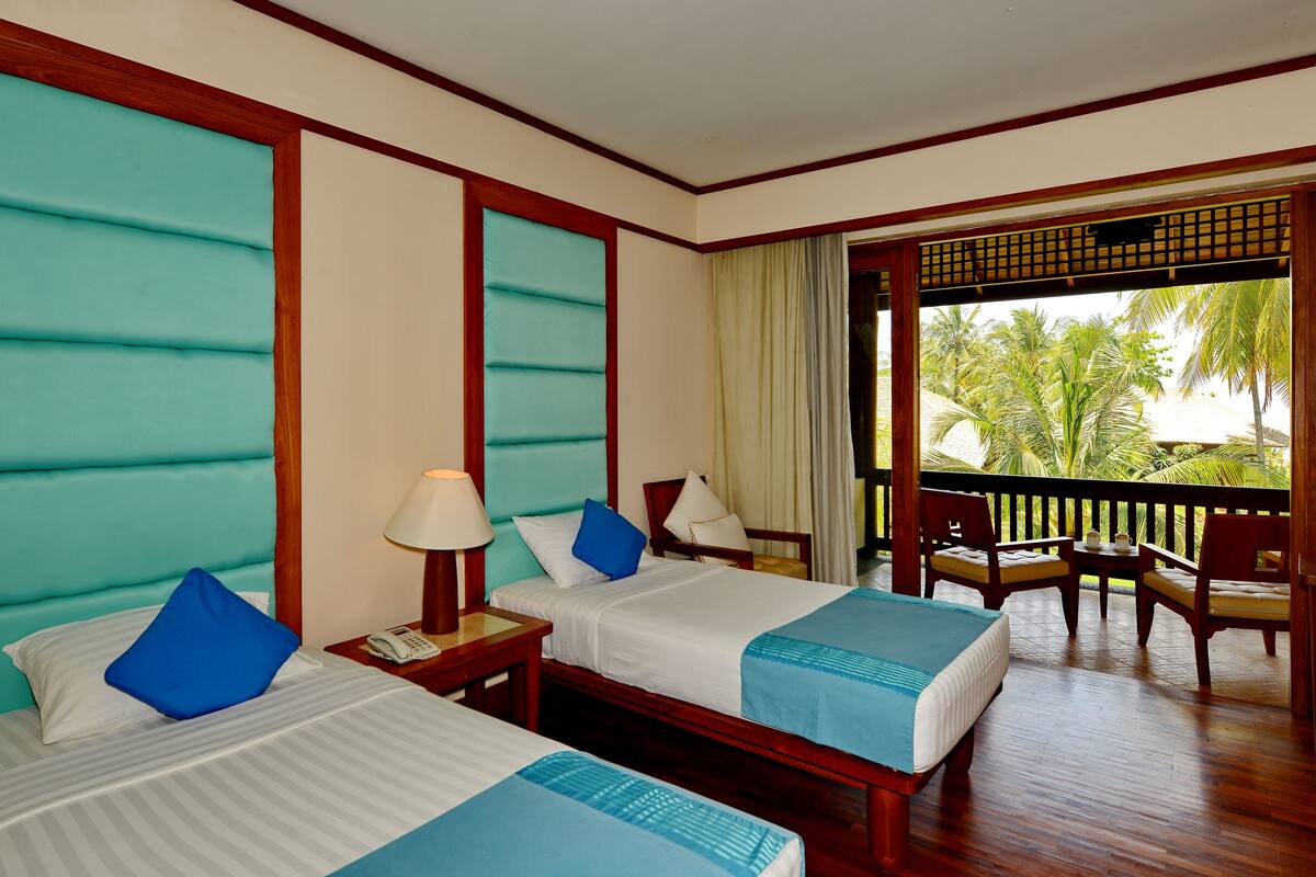 Deluxe Twin | Minibar, individually furnished, rollaway beds, free WiFi