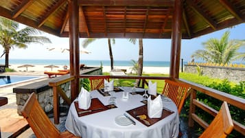Presidential Suite | Minibar, individually furnished, rollaway beds, free WiFi