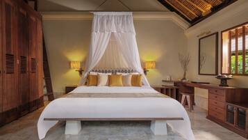 Minibar, in-room safe, desk, soundproofing