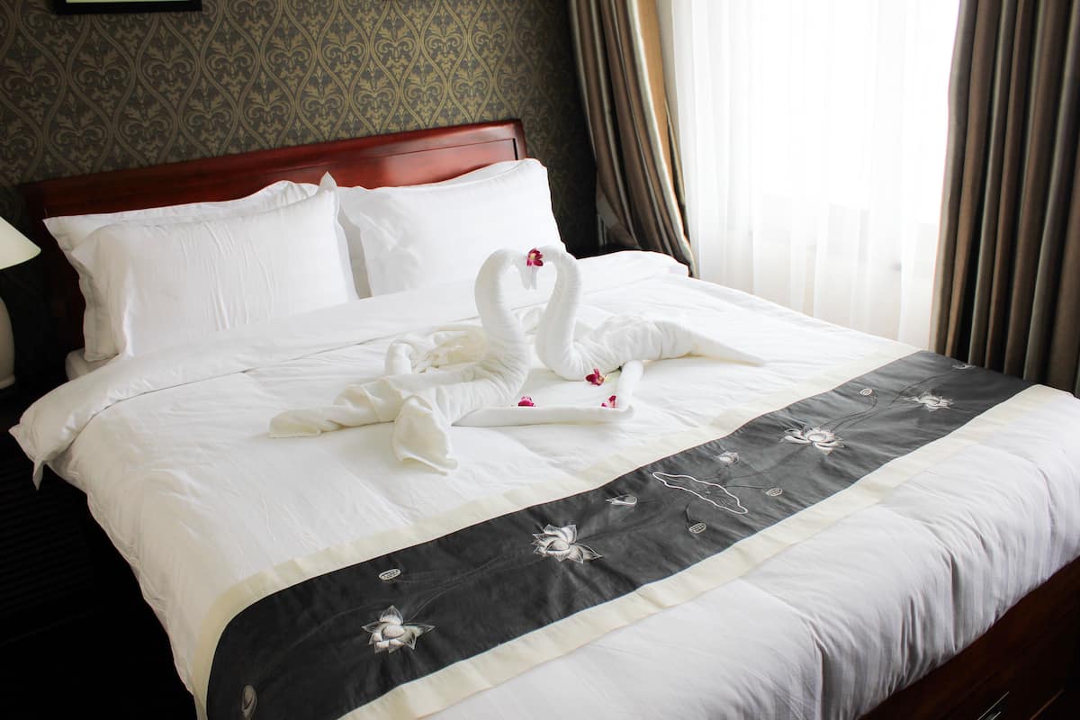 Minibar, free WiFi, bed sheets