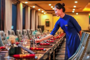 Der serveres morgenmad, frokost, aftensmad og vietnamesiske retter 