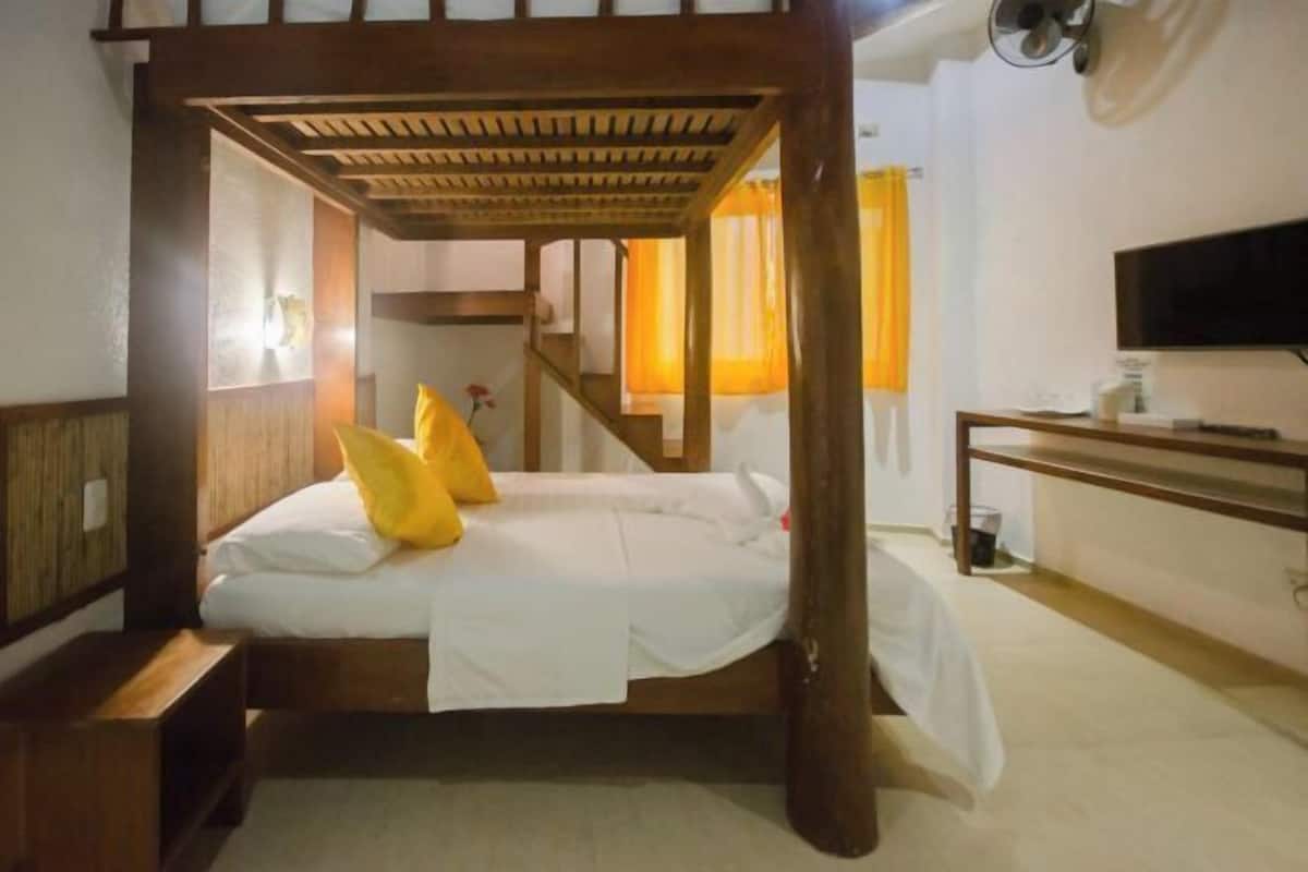 In-room safe, bed sheets
