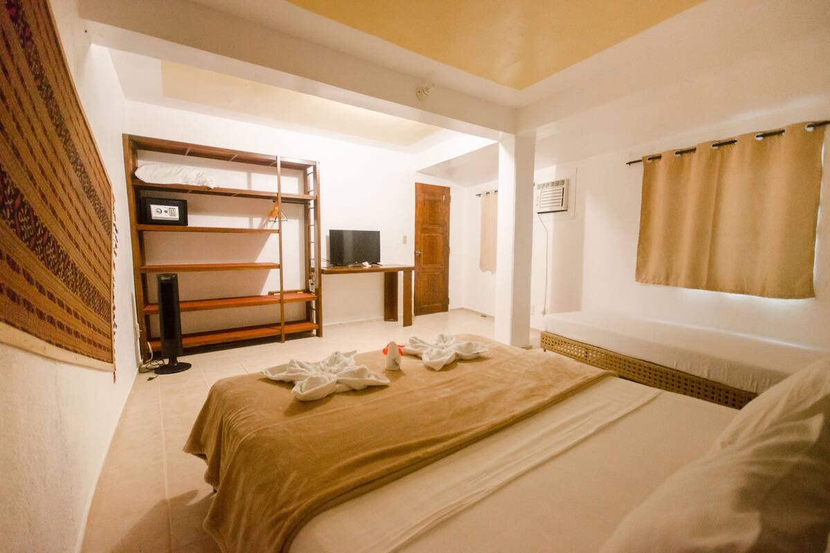 Studio Suite | Brankas, Wi-Fi gratis, dan seprai linen