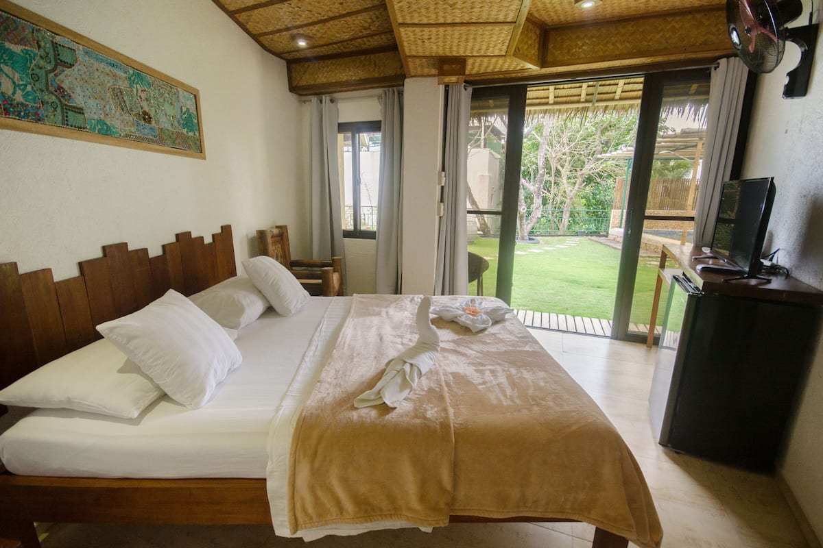 Kamar Premier, 1 Tempat Tidur Queen | Pemandangan taman