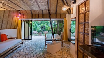 Native Bungalow | Garden view