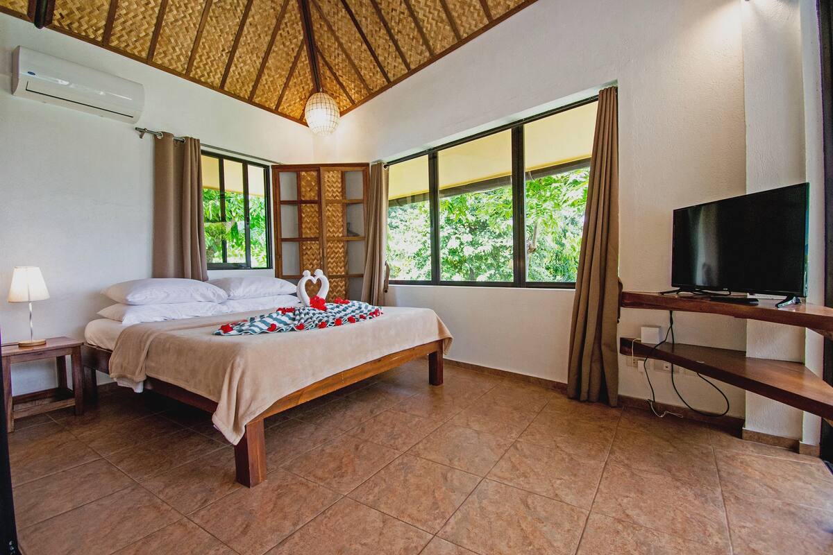 Bungalow Tradisional, dapur | Brankas, Wi-Fi gratis, dan seprai linen