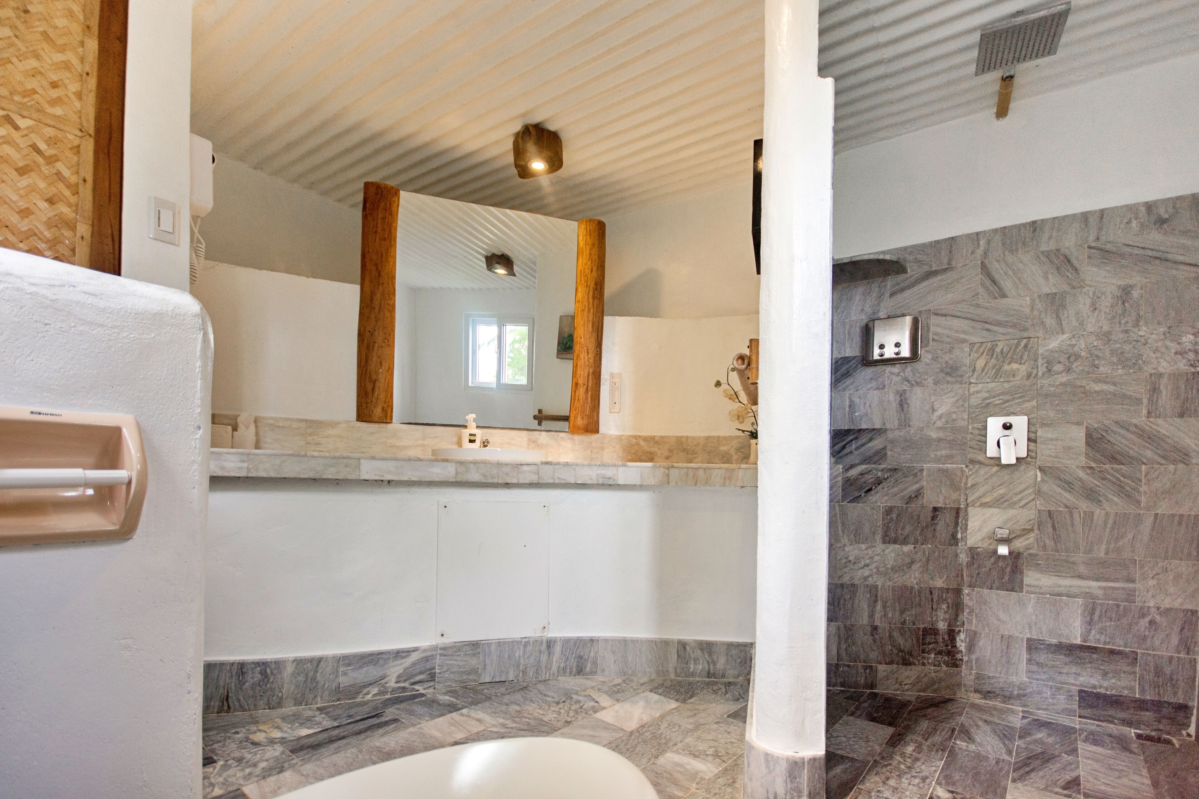 Photo - Ralph's Place