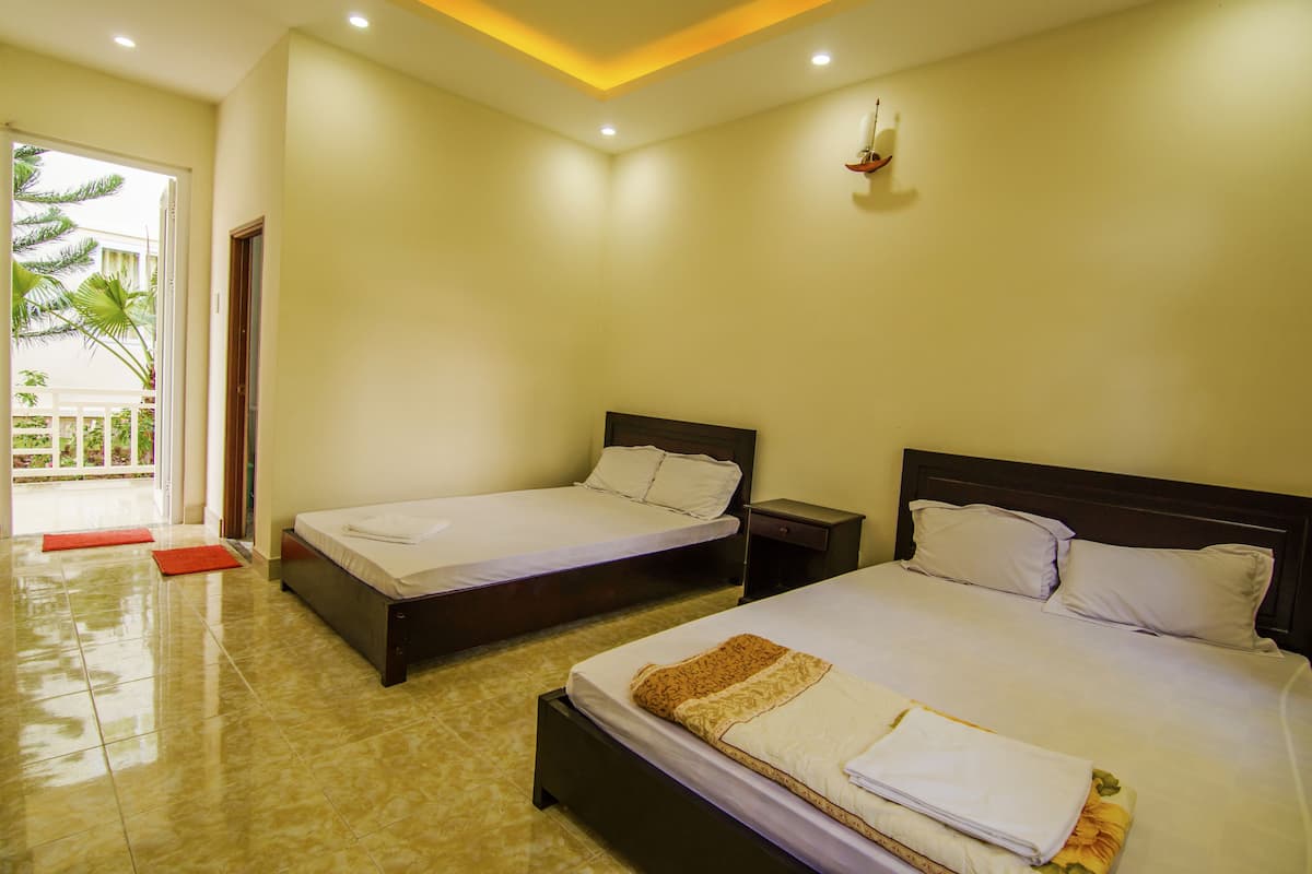 Phòng đôi Tiêu chuẩn | Minibar, bàn, màn/rèm cản sáng, bộ trải giường