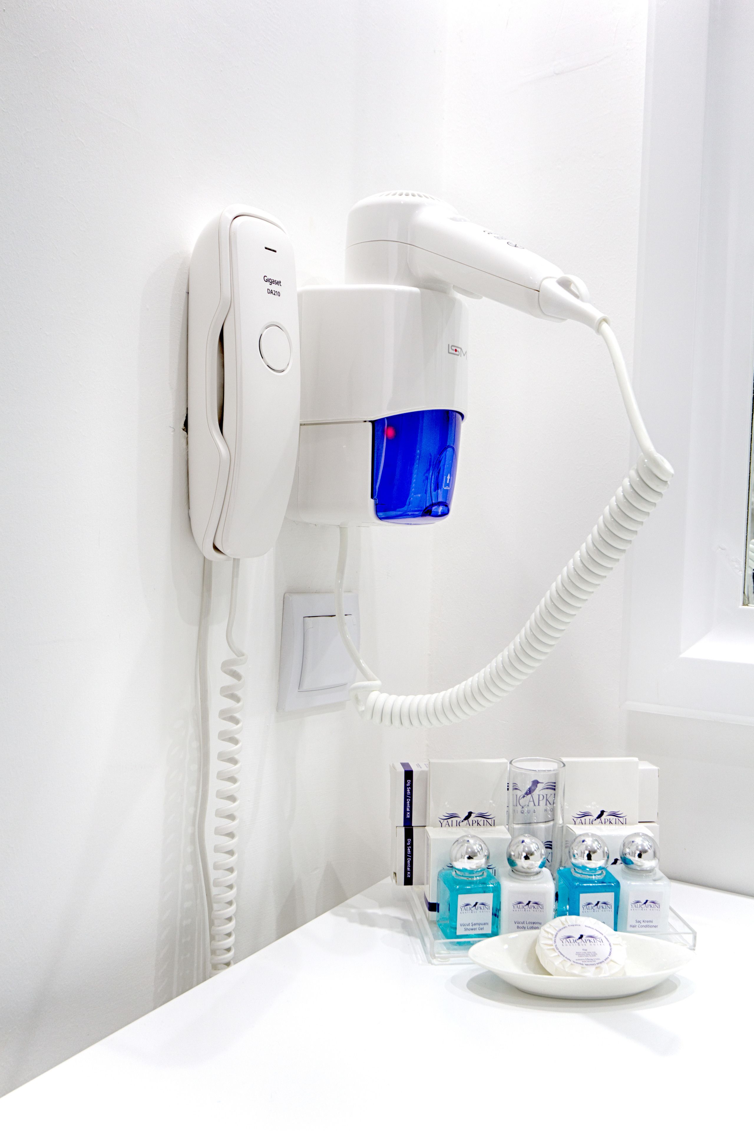 shower, free toiletries, hair dryer, slippers