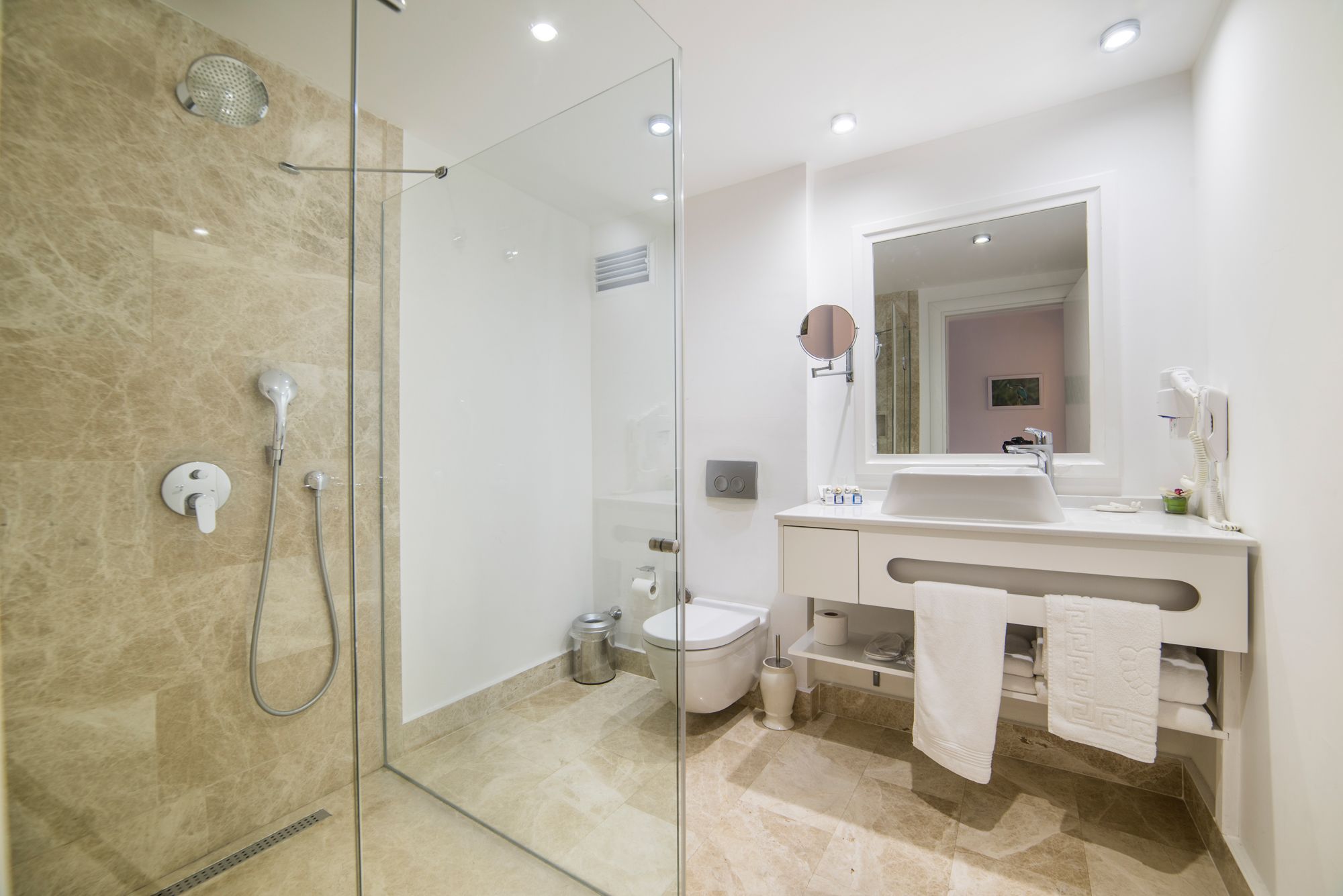 twin room | bathroom | shower, free toiletries, hair dryer, slippers