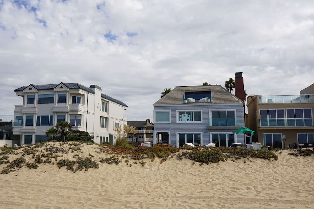 Ocean Surf Inn & Suites