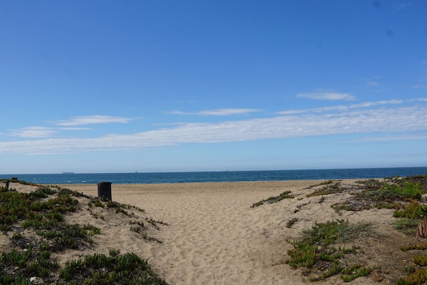 Beach nearby, sun loungers, beach umbrellas, beach towels