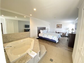 Desk, blackout curtains, iron/ironing board, free WiFi - Ocean Surf Inn & Suites (Huntington Beach)